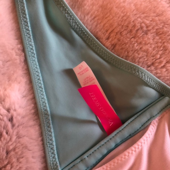 Blue VS bikini top Size L - Picture 2 of 2